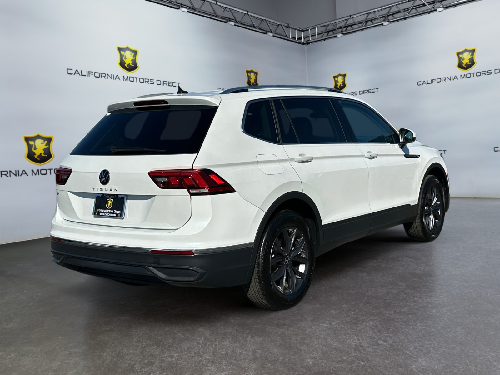 Used 2023 Volkswagen Tiguan SE FWD image 5