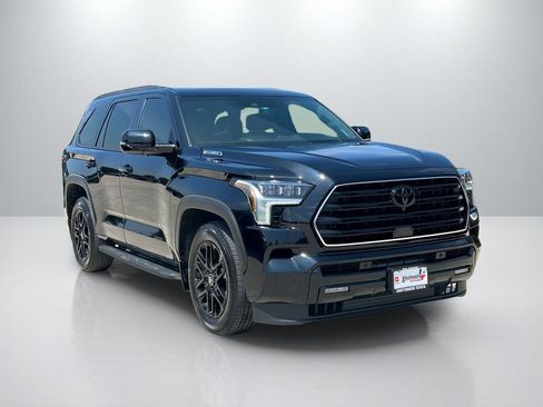Used 2025 Toyota Sequoia Limited RWD image 3