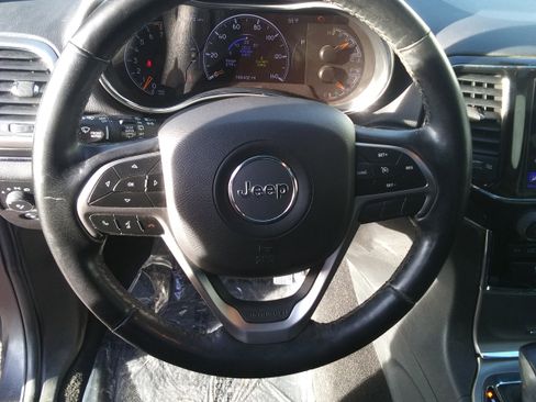 Used 2020 Jeep Grand Cherokee Limited image 16