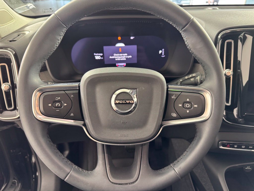 Certified 2024 Volvo XC40 B5 Core AWD/4WD image 28