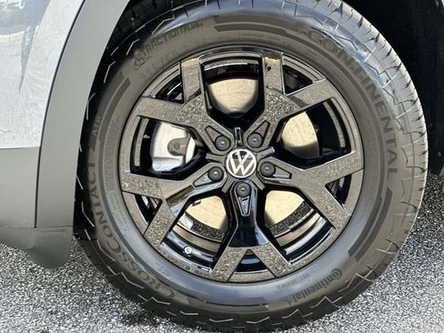 New 2025 Volkswagen Atlas Peak Edition SE image 10