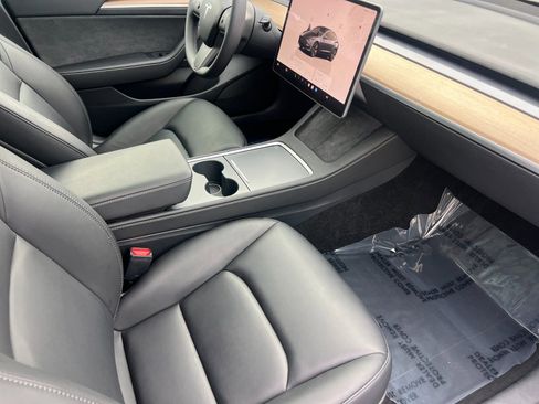 Used 2023 Tesla Model 3 Standard Range image 15