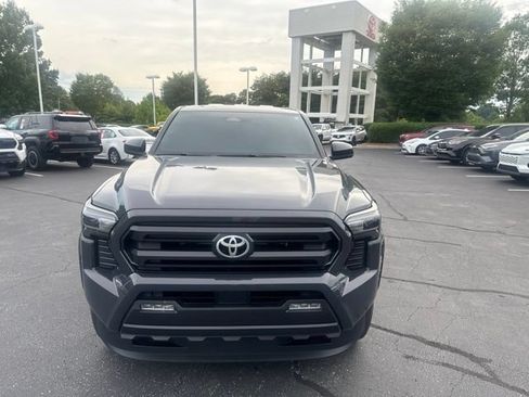Used 2024 Toyota Tacoma SR5 AWD/4WD image 9