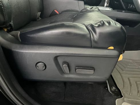 Used 2019 Toyota Tundra Platinum AWD/4WD image 61