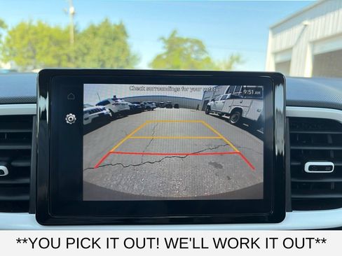Used 2025 Hyundai Venue Limited FWD image 14