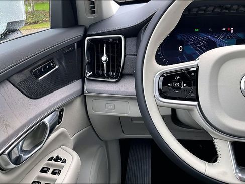 New 2026 Volvo XC90 B6 Ultra w/ Protection Package Premier AWD/4WD image 24