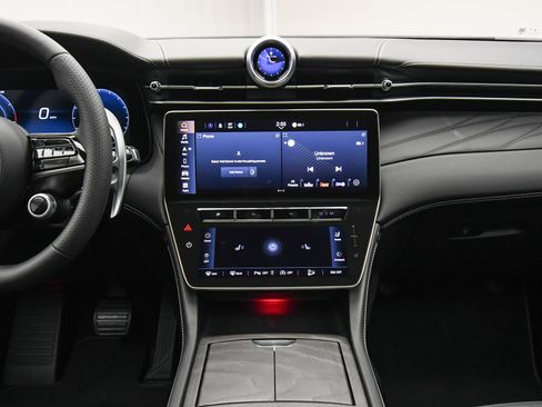 New 2025 Maserati Grecale GT image 34