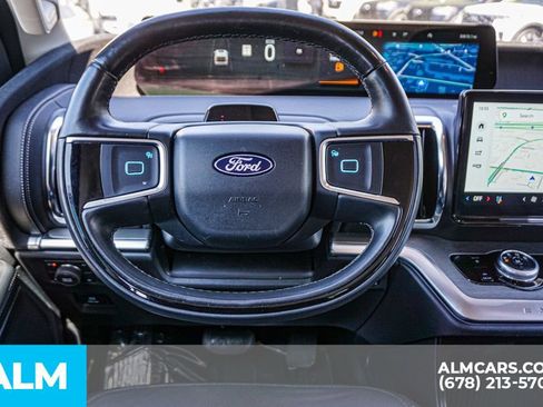 Used 2025 Ford Expedition Platinum AWD/4WD image 30