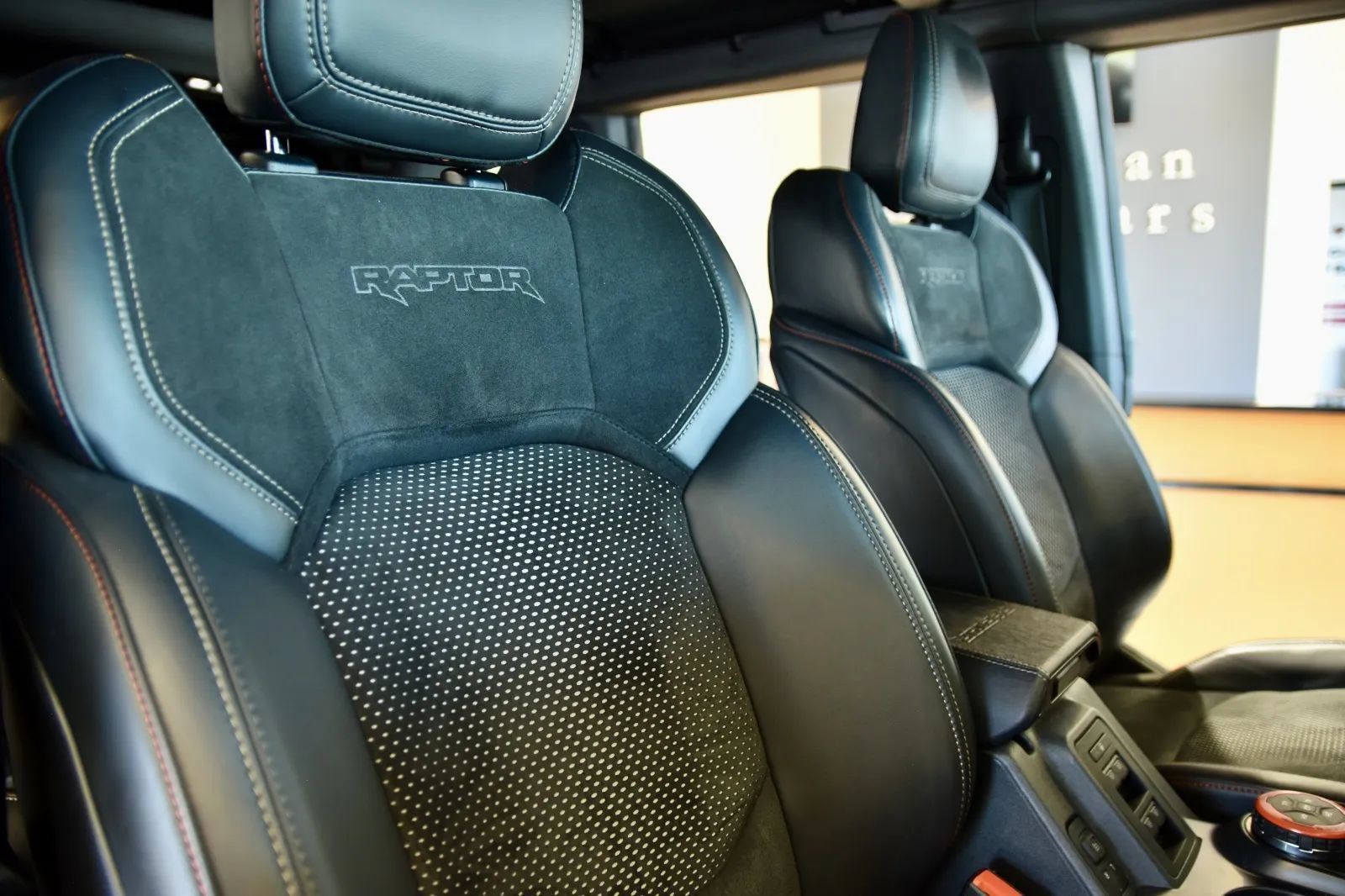 Used 2024 Ford Bronco Raptor AWD/4WD image 30