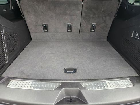 Used 2023 GMC Yukon XL Denali Ultimate image 30