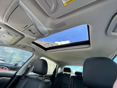 Used 2018 INFINITI Q70 L 3.7 AWD/4WD image 24