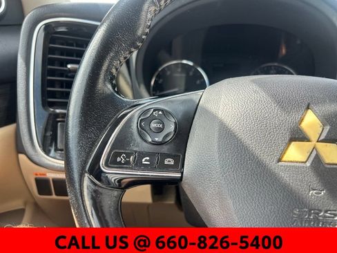 Used 2016 Mitsubishi Outlander SE AWD/4WD image 12