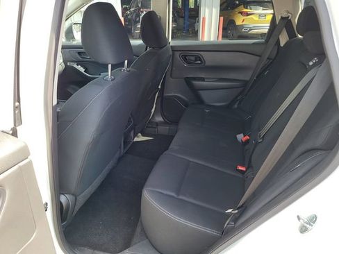 Used 2024 Nissan Rogue S FWD image 12