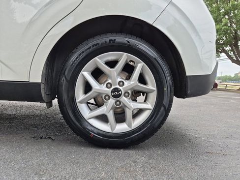 Used 2023 Kia Soul LX w/ Option Group 015 FWD image 22