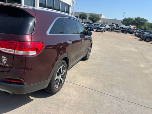 Used 2016 Kia Sorento EX FWD image 12
