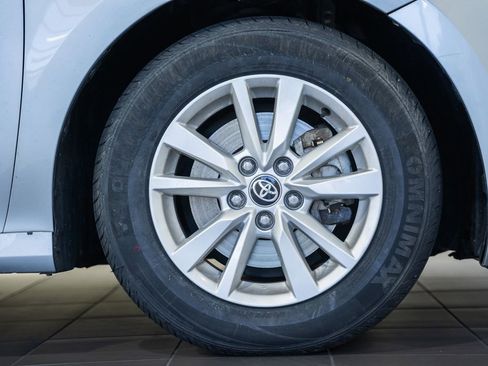 Used 2025 Toyota Camry LE FWD image 14