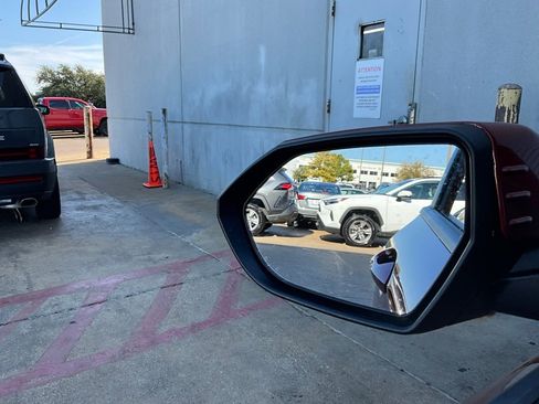 Used 2025 Hyundai Kona SEL image 19