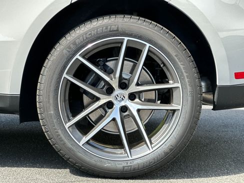 New 2026 Porsche Macan AWD/4WD image 30