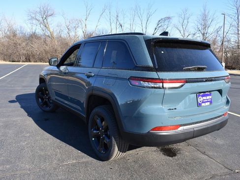 New 2026 Jeep Grand Cherokee Limited w/ Limited Altitude Package AWD/4WD image 7