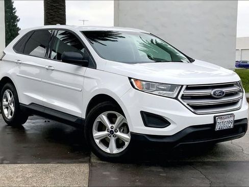 Used 2016 Ford Edge SE image 2