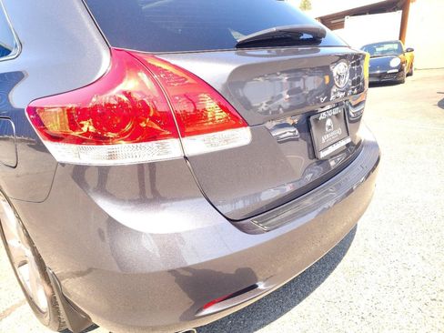 Used 2010 Toyota Venza AWD w/ Premium Pkg #2 image 39