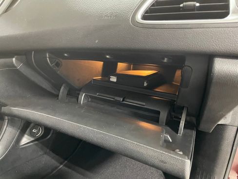 Used 2016 Chrysler 200 Limited Platinum image 25