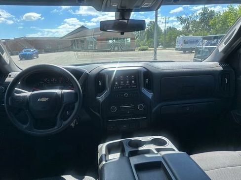 Used 2020 Chevrolet Silverado 1500 Custom w/ Custom Value Package AWD/4WD image 10