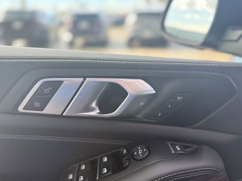 Used 2024 BMW X5 xDrive50e w/ Premium Package image 7