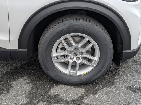 New 2026 Ford Explorer Active image 5