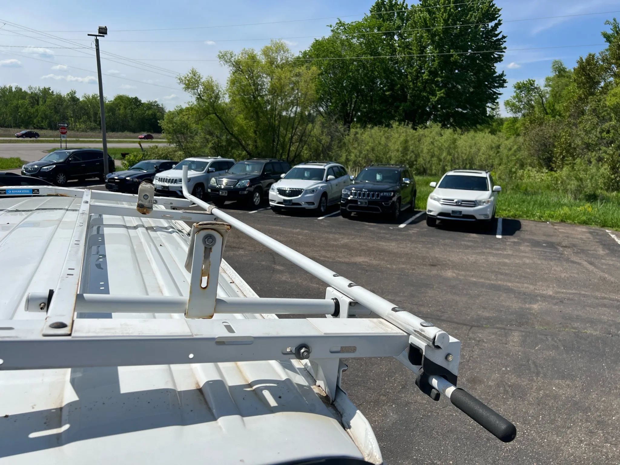 Used 2015 Chevrolet Express 2500 RWD image 26
