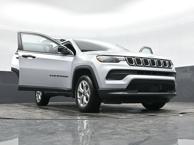 Used 2025 Jeep Compass Sport w/ Mopar Graphics Package AWD/4WD image 52