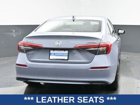 Used 2024 Honda Civic Touring image 2