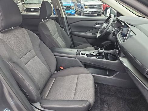 Used 2025 Nissan Rogue SV AWD/4WD image 12