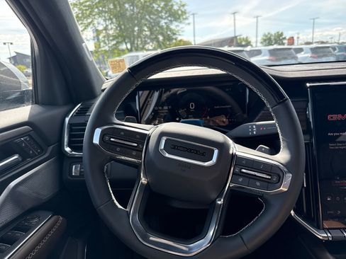 New 2026 GMC Acadia Denali Ultimate w/ LPO, Floor Liner Package AWD/4WD image 13