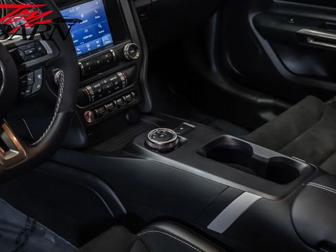 Used 2020 Ford Mustang Shelby GT500 w/ Carbon Fiber Track Pack image 29