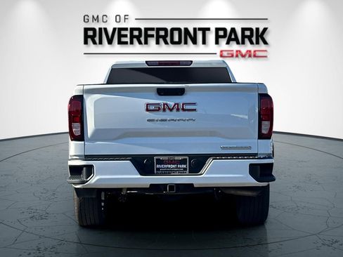 Used 2025 GMC Sierra 1500 Elevation image 4