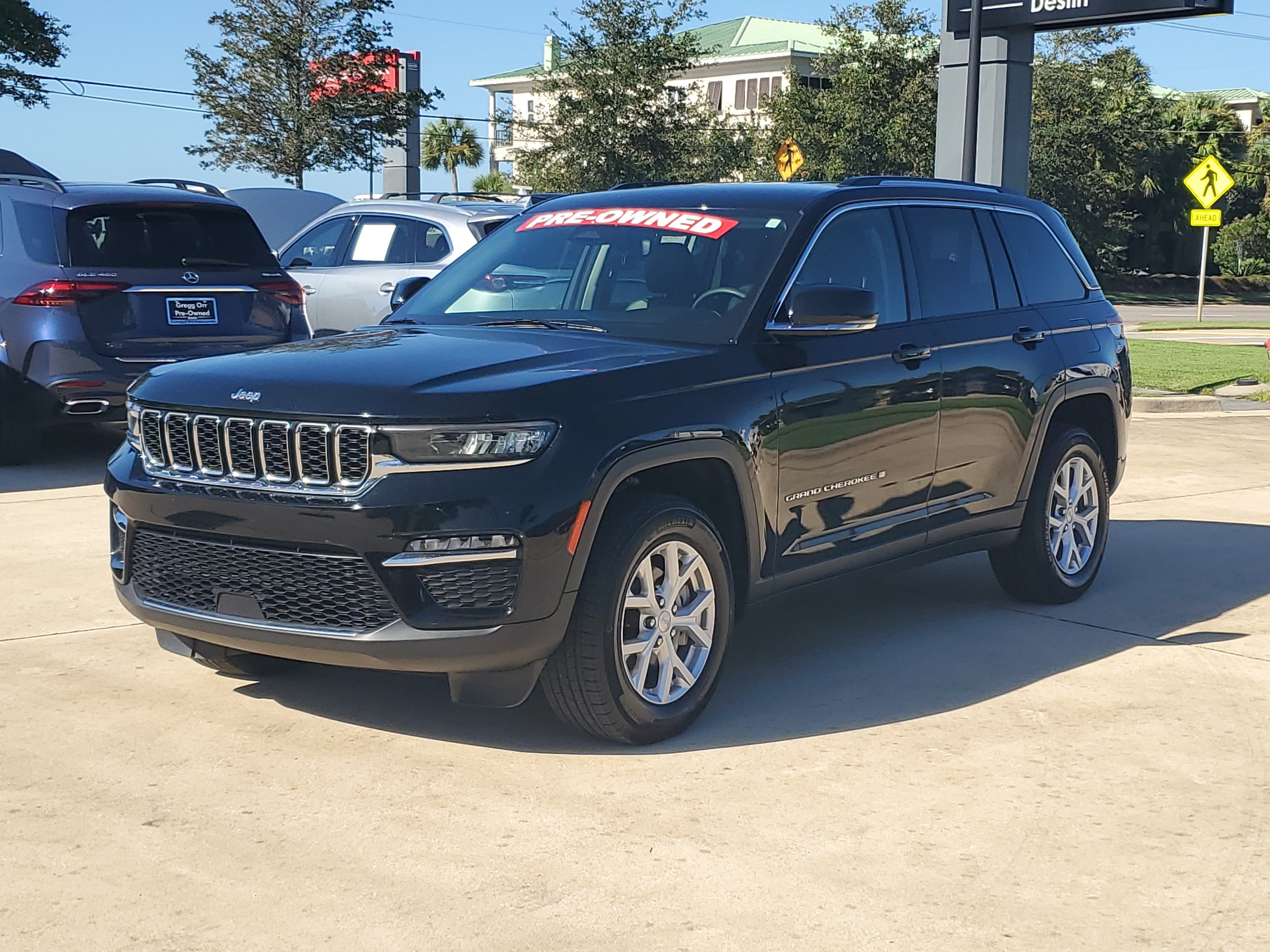 Used 2023 Jeep Grand Cherokee Limited AWD/4WD image 1