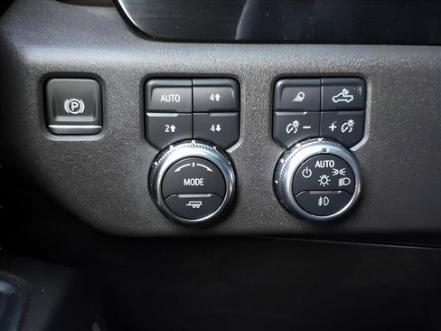 Used 2025 GMC Sierra 1500 Elevation w/ Elevation Premium Package AWD/4WD image 12