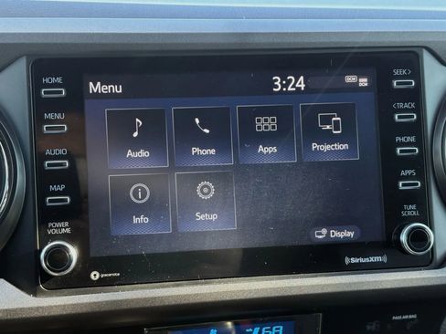 Used 2022 Toyota Tacoma TRD Off-Road w/ Technology Package image 17