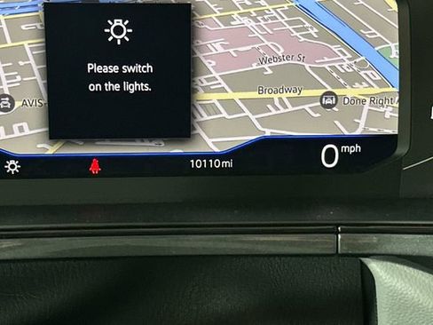 Used 2023 Volkswagen Taos SEL image 33