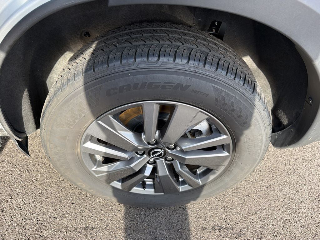 Used 2025 Nissan Pathfinder SV AWD/4WD image 12