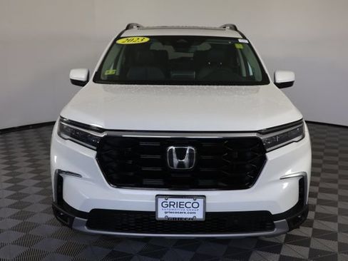 Used 2023 Honda Pilot Touring image 3