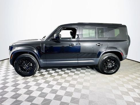 Used 2025 Land Rover Defender 110 S image 4
