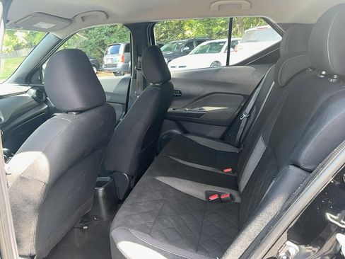 Used 2020 Nissan Kicks S image 12