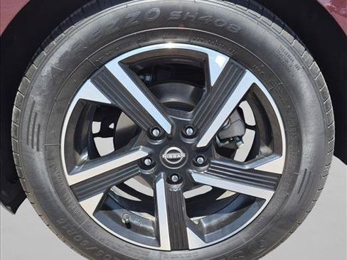 Used 2024 Nissan Sentra SV FWD image 29