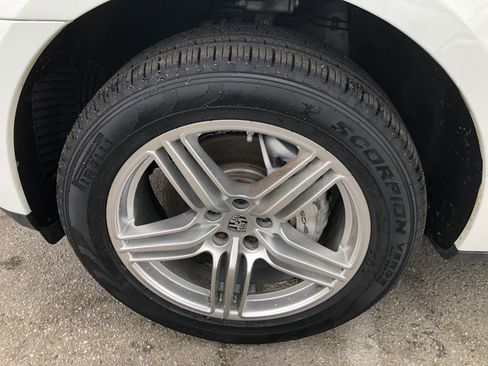 Used 2016 Porsche Macan S image 11