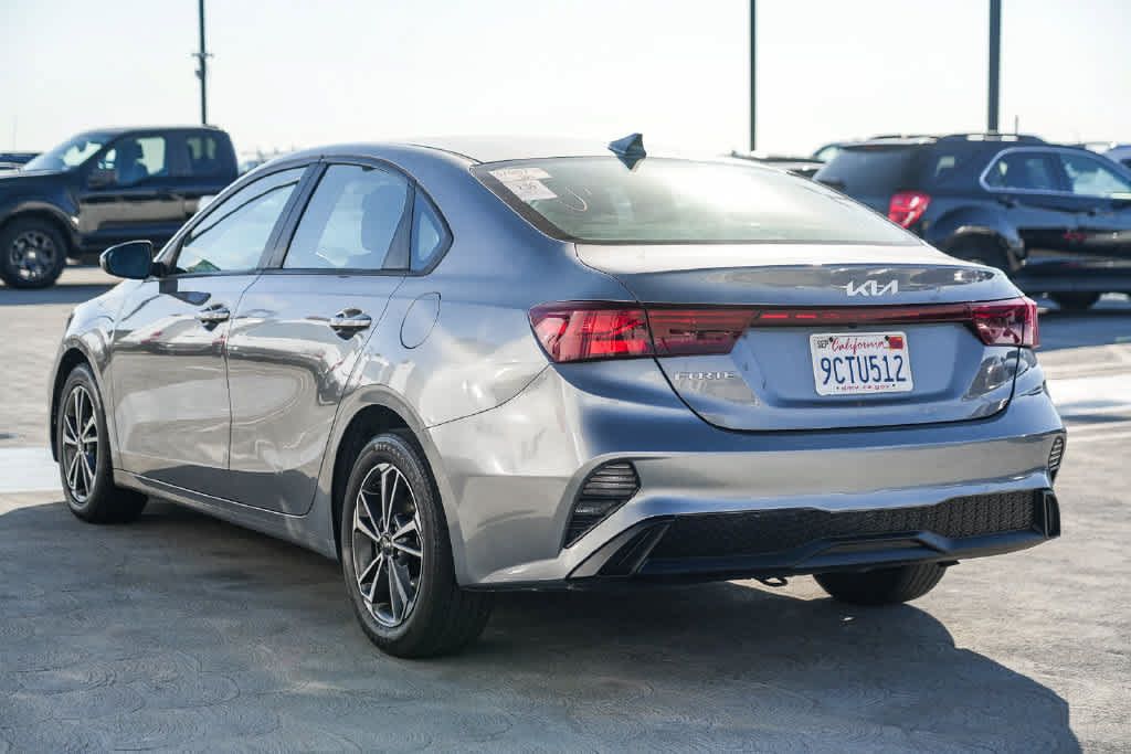 Used 2023 Kia Forte LXS w/ LXS Technology Package FWD image 8
