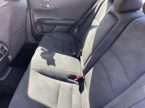 Used 2016 Honda Accord EX image 19