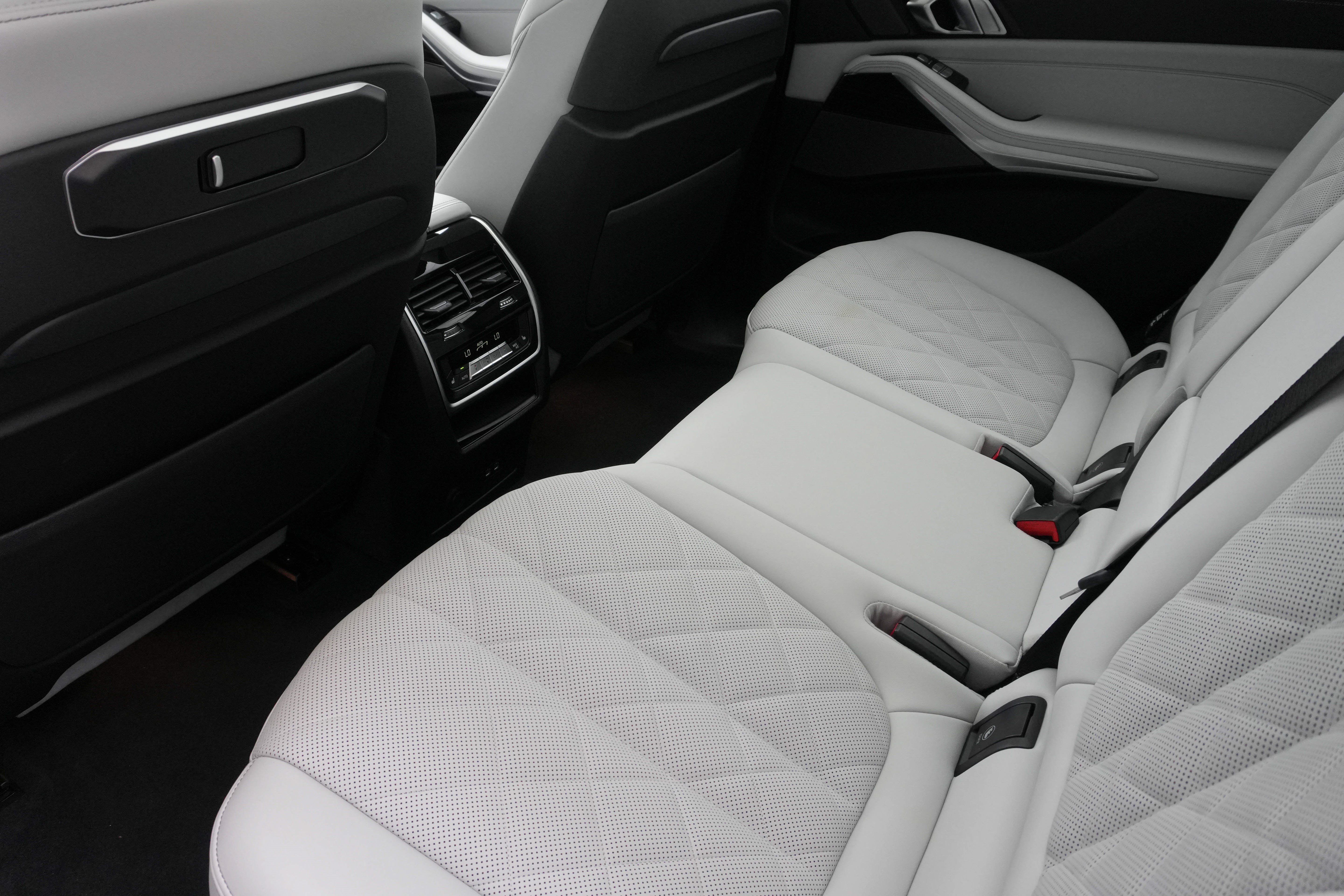 Certified 2026 BMW X7 xDrive40i AWD/4WD image 37