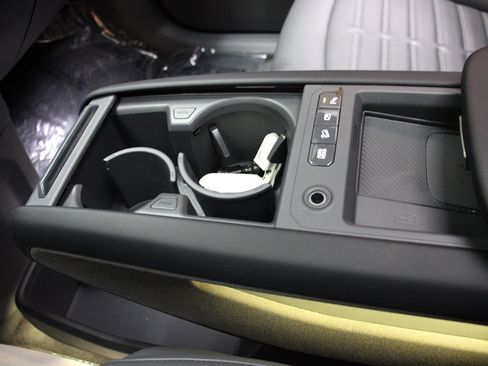 Used 2024 Kia EV9 Land image 36